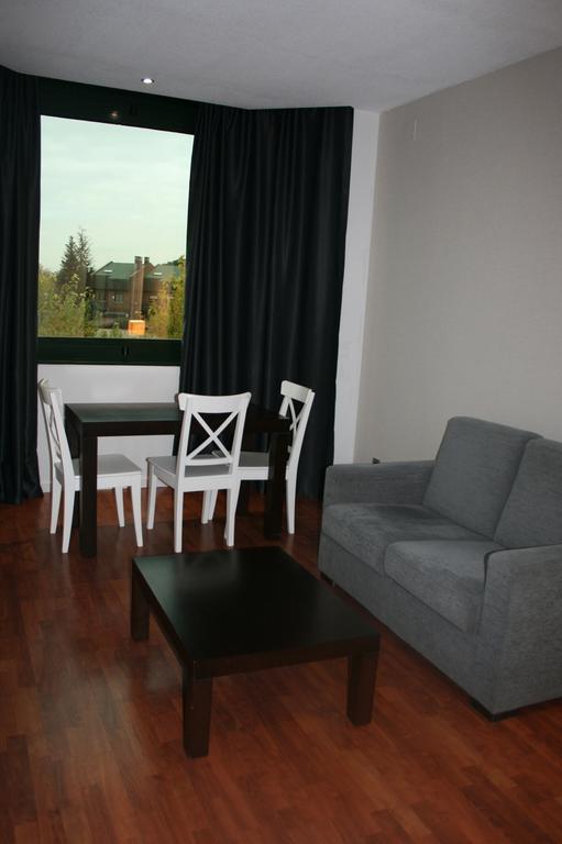 Apartamentos Th Las Rozas מראה חיצוני תמונה