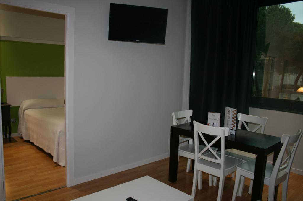 Apartamentos Th Las Rozas מראה חיצוני תמונה