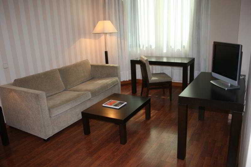 Apartamentos Th Las Rozas מראה חיצוני תמונה