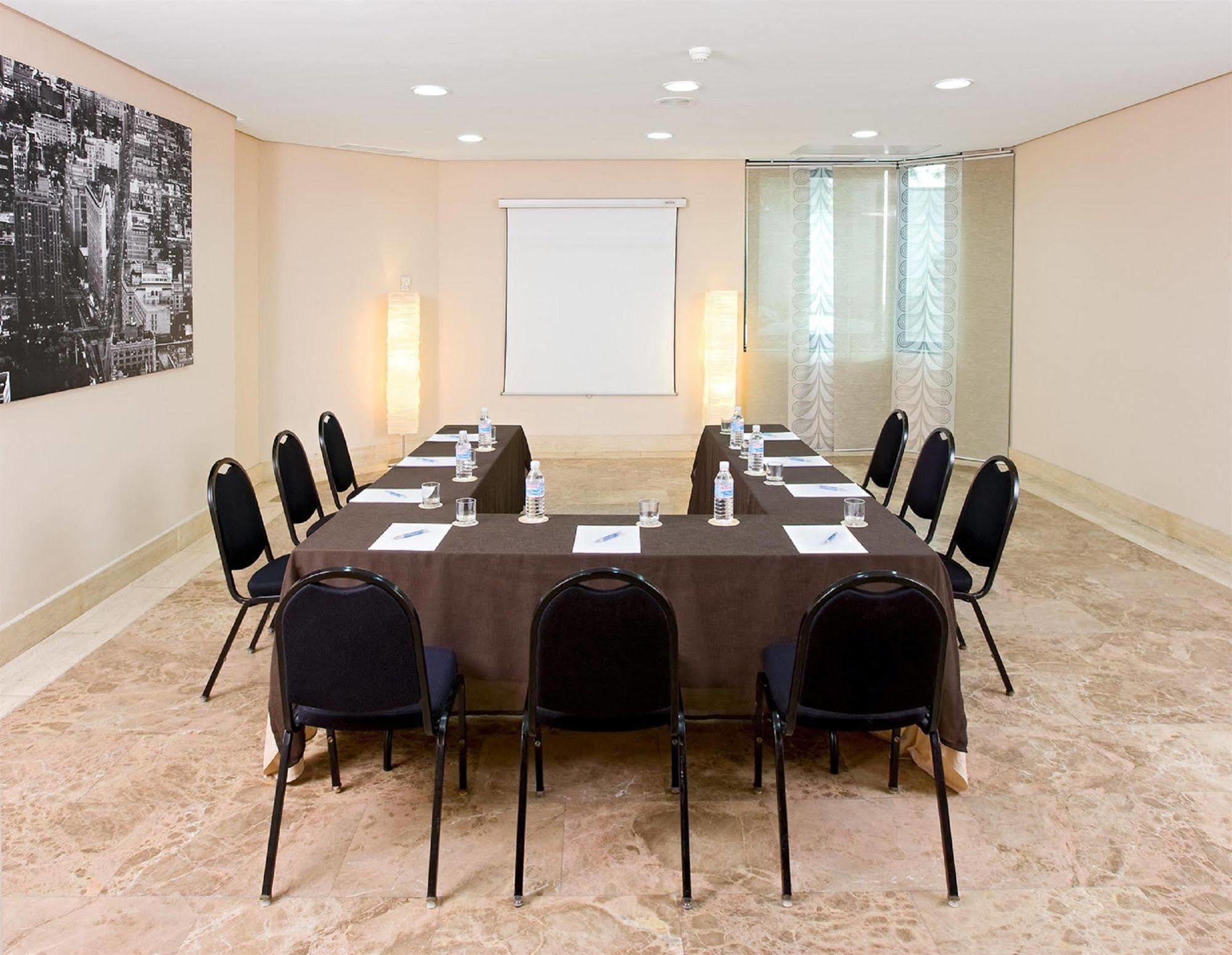 Apartamentos Th Las Rozas מתקנים תמונה