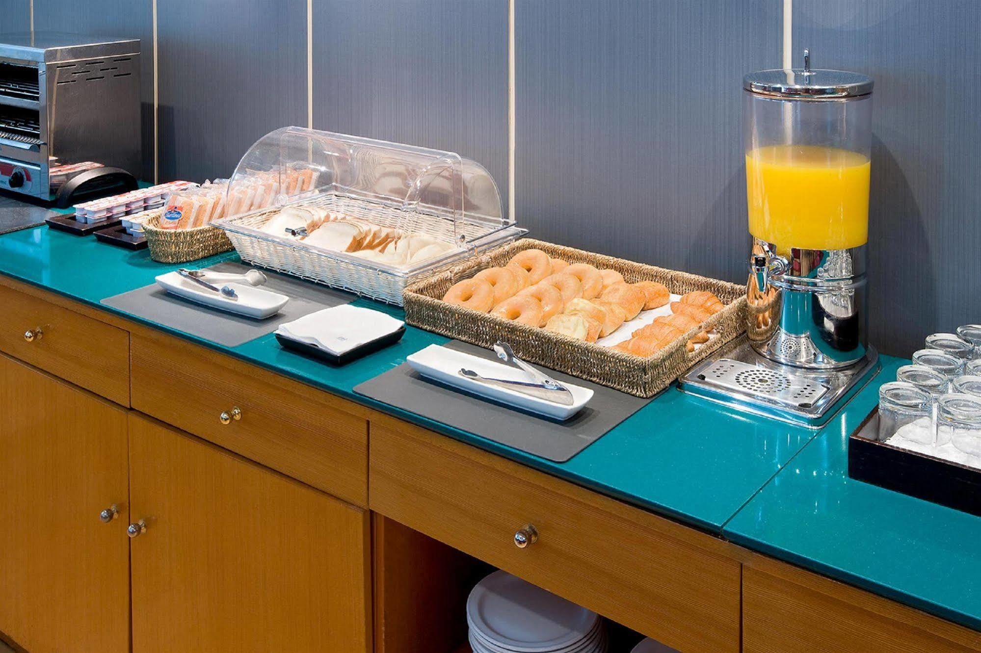 Apartamentos Th Las Rozas מראה חיצוני תמונה